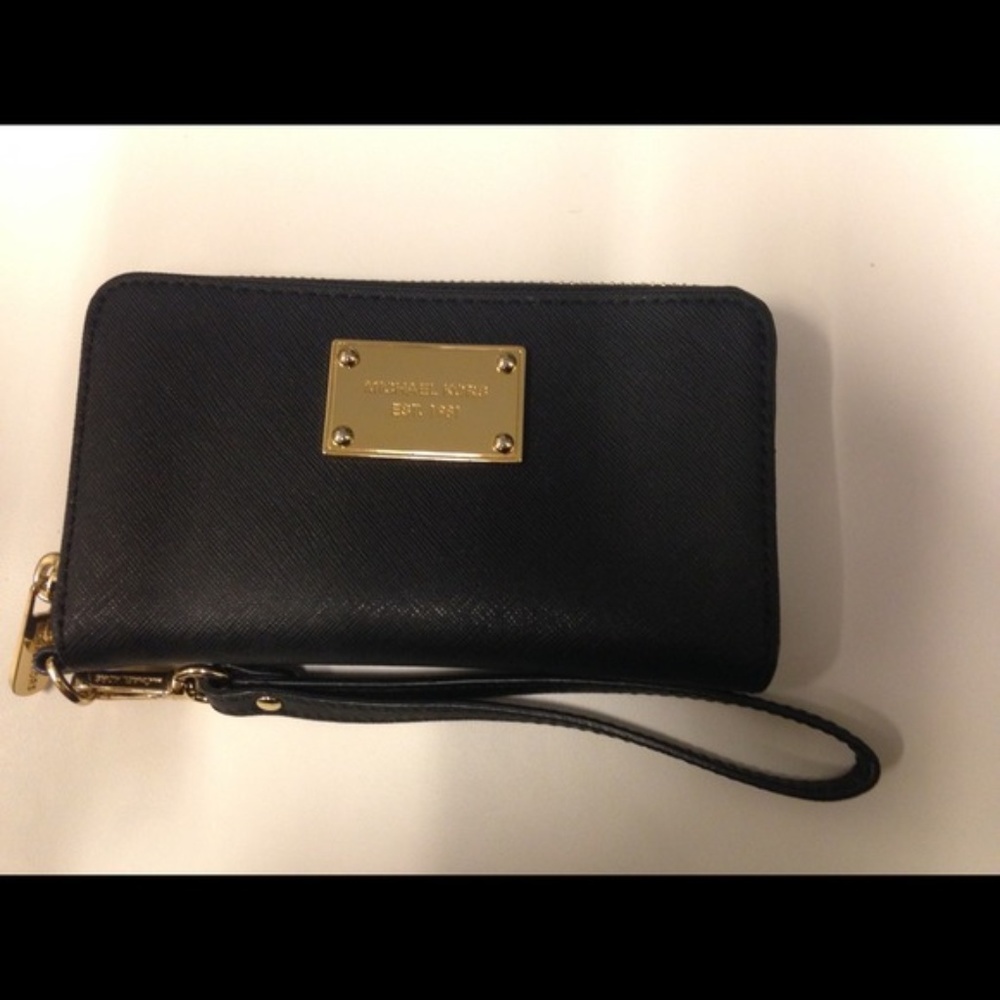 Michael Kors Jet Set Saffiano Wristlet